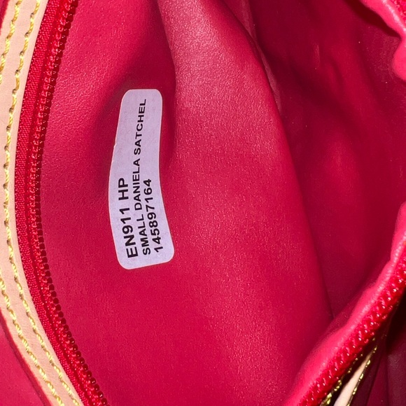 👜 Dooney & Bourke Small Daniela Satchel - Dark Pink- EUC- Crossbody - Picture 4 of 11